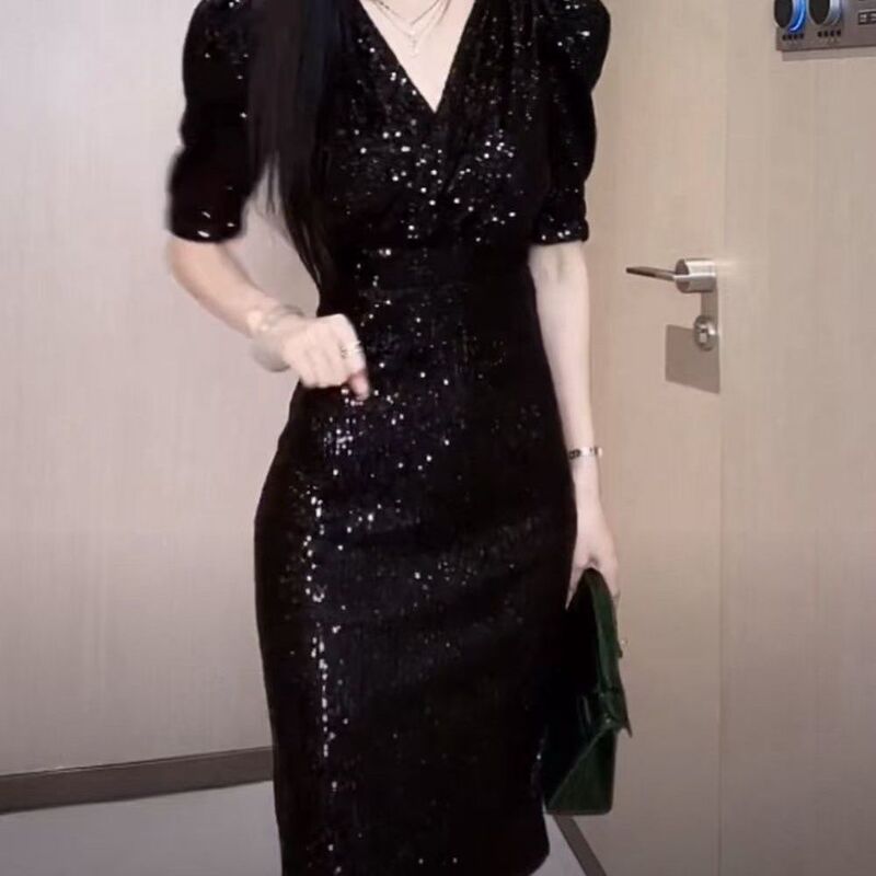 Design-Focused, Niche, Waist-Cinching, Slimming Sequin Bodycon Skirt for Women, Mature Style, High-End Black Puff Sleeve Dress
