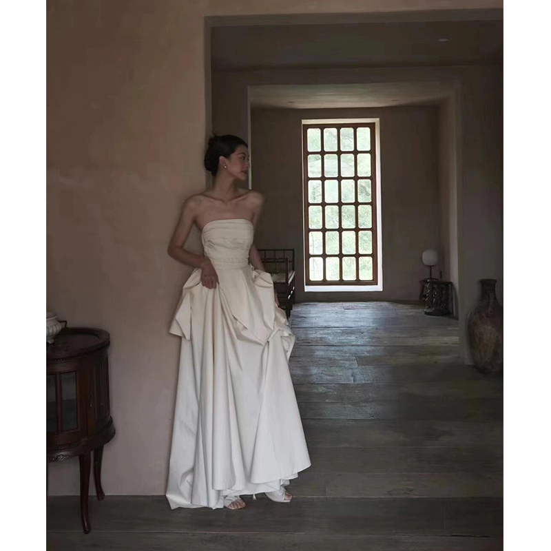 2026 New French-Style Strapless Bridal Wedding Dress, Light Wedding Gown, Taffeta Satin, Simple Forest Style for Outdoor Photography