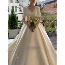 2021 temperament French retro satin main wedding dress big tailing Moren Heben Super fairy dream thin simple autumn and winter