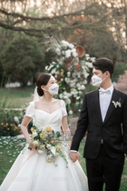 Bride French satin main wedding dress big tailing 2021 cover-up arm temperament Mori retro Super fairy simple and simple