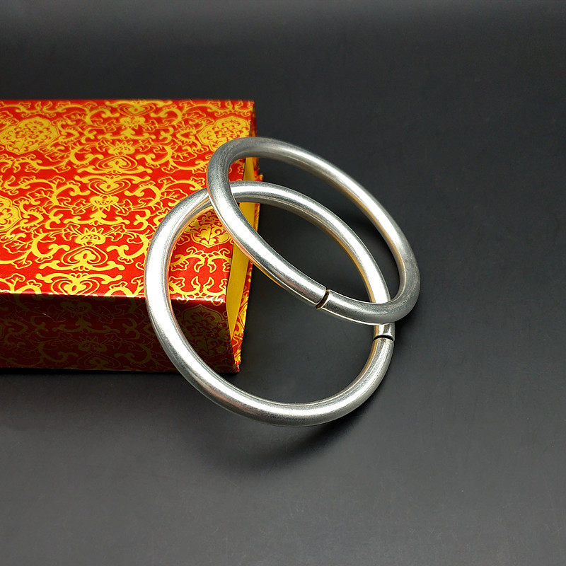 Full 99 national style ancient method Miao silver bracelet for men and women plain rough round solid simple bracelet niche design network