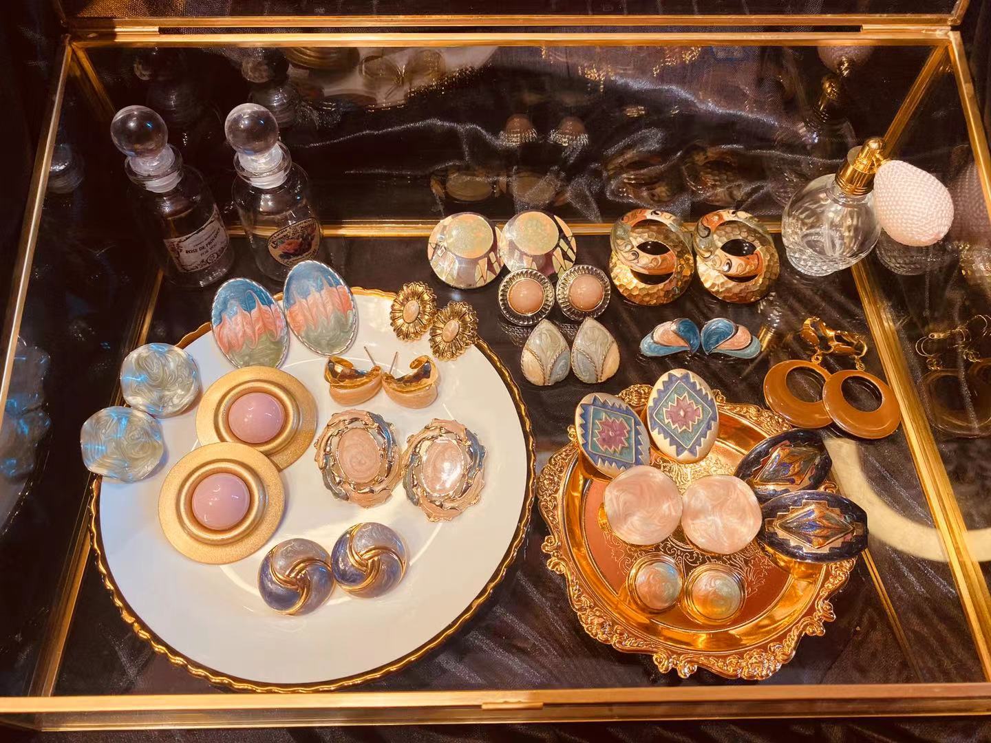 (Millionaires Bean) Vintage Earrings American Enamel Vintage Antique Antique Ear Clips European (8)