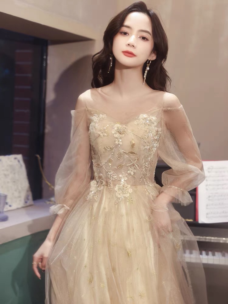 Evening dress, bridesmaid dress for elementary school students, champagne color, 2021 collection, fitted