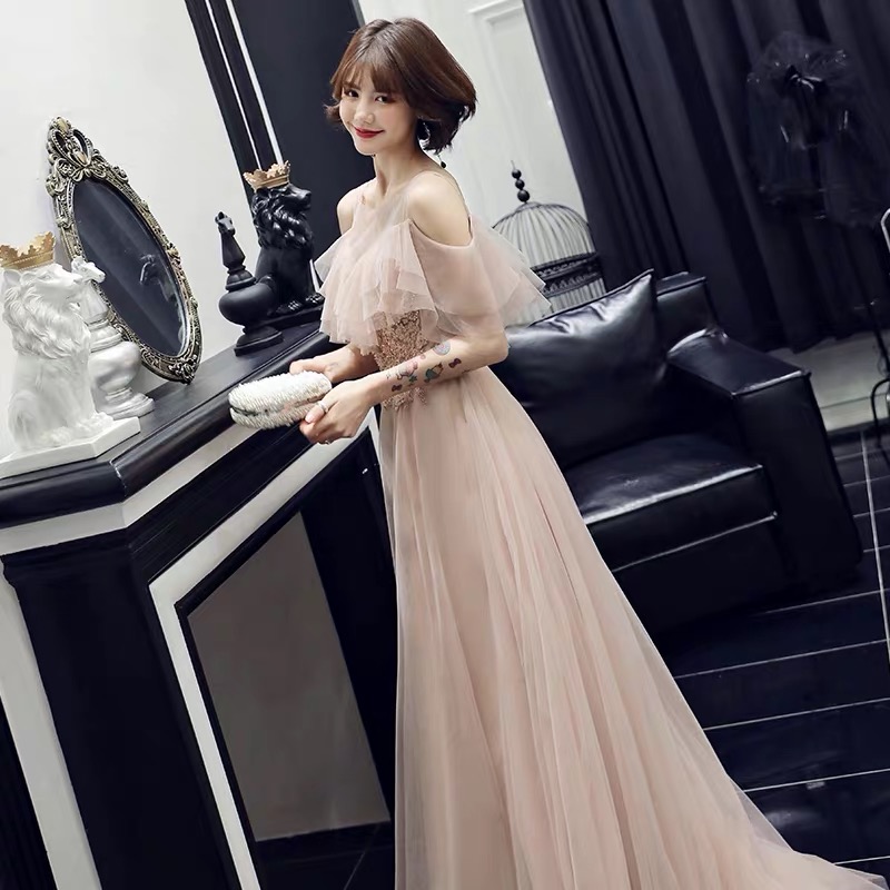 Fashionable elegant evening dress for elementary school students, 2021 collection Fashionable elegant evening dress for elementary school students, 2021 collection