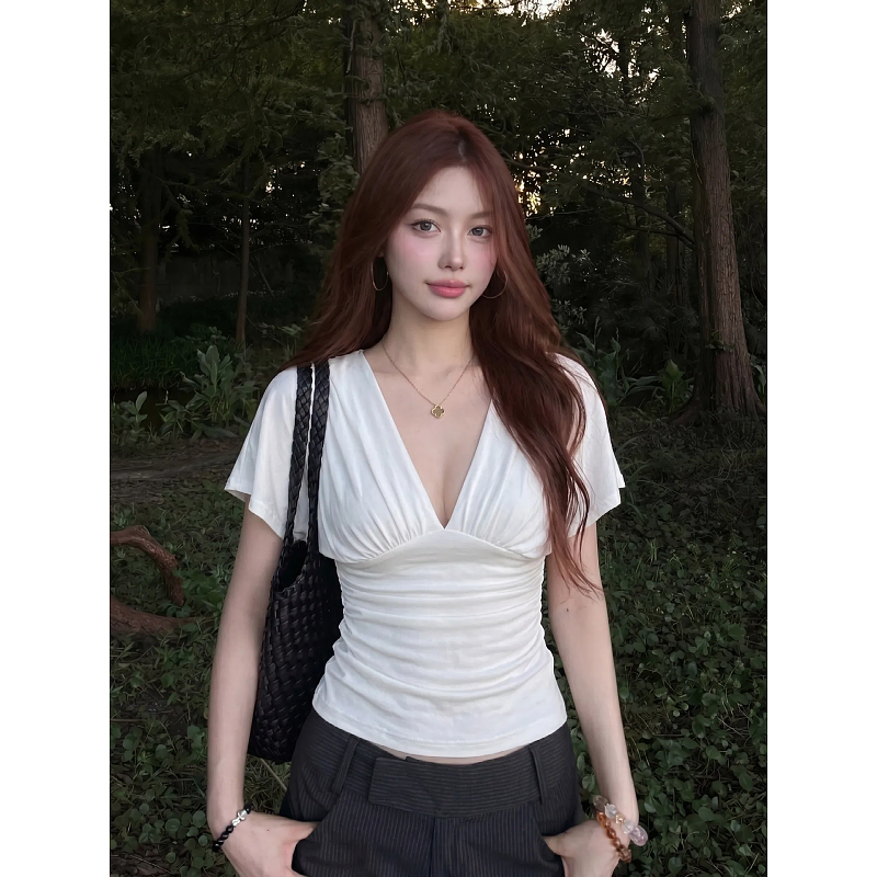 Plus-Size Korean Style Hot Girl White Pleated V-Neck T-Shirt for Women 2026 Summer Design Niche Waist-Cinching Slimming Top Plus-Size Korean Style Hot Girl White Pleated V-Neck T-Shirt for Women 2026 Summer Design Niche Waist-Cinching Slimming Top
