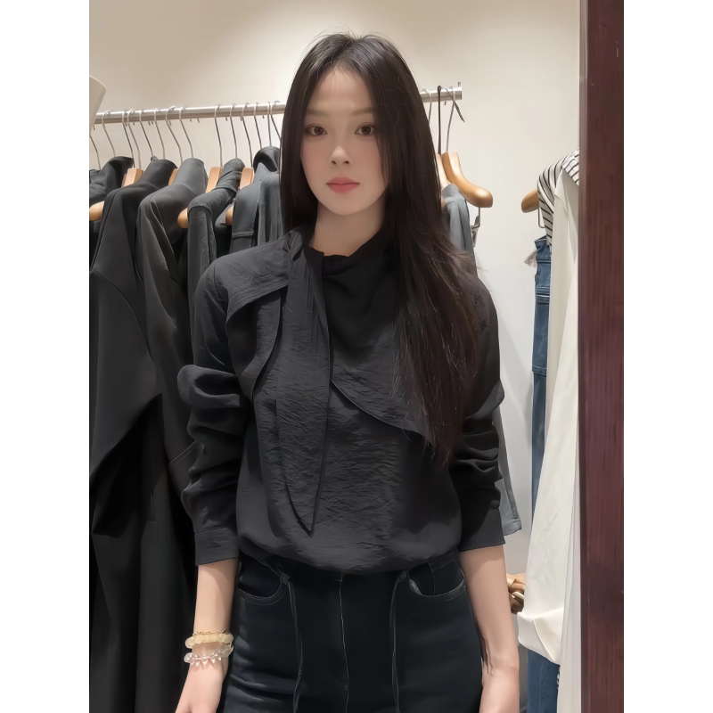 Plus-Size French Retro High-End Black Ribbon Scarf Shirt, Fashionable Early Autumn New Slimming Top for Women