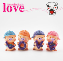  Cute love hat pig car decoration cartoon resin car interior 4-pack car decoration car jewelry