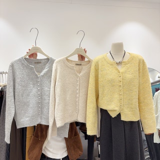 Korean style round neck knitted cardigan jacket, loose and soft waxy sweater top, versatile to reduce age, skin-friendly and comfortable temperament