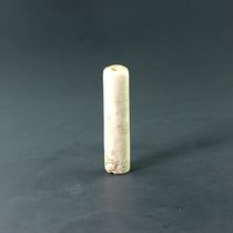 Buddha Yuan Ge Hongshan Culture Late Xiajiadian chicken bone white tube calcified package pulp High ancient calcified jade tube