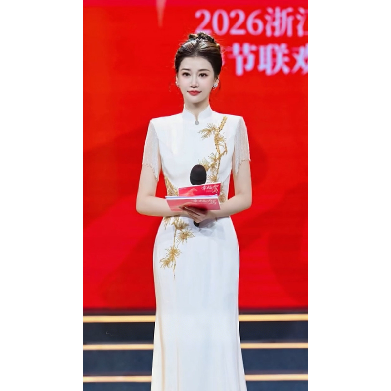 White Hostess Evening Gown for Women, Heavy Craftsmanship, Light Luxury, Suitable for Banquets, Student Vocal Performances, Solo Singing, Dignified and Elegant Performance Attire