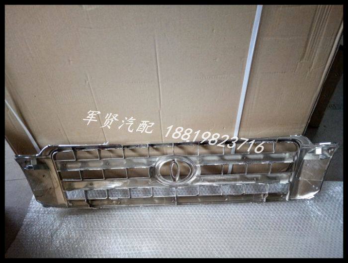 Решетка радиатора LW для Toyota Highlander Kluger 2004-2006