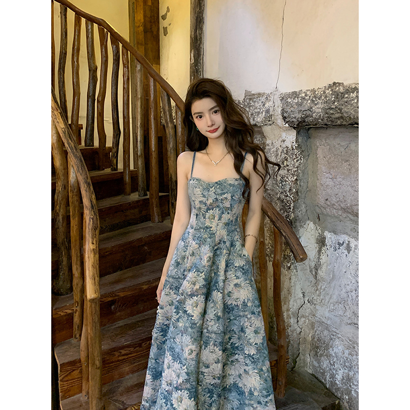Deng Liuli French Retro Oil Painting Floral Spaghetti Strap Dress Blue Dress Women's Summer Beach Dress Seaside Vacation Long Dress