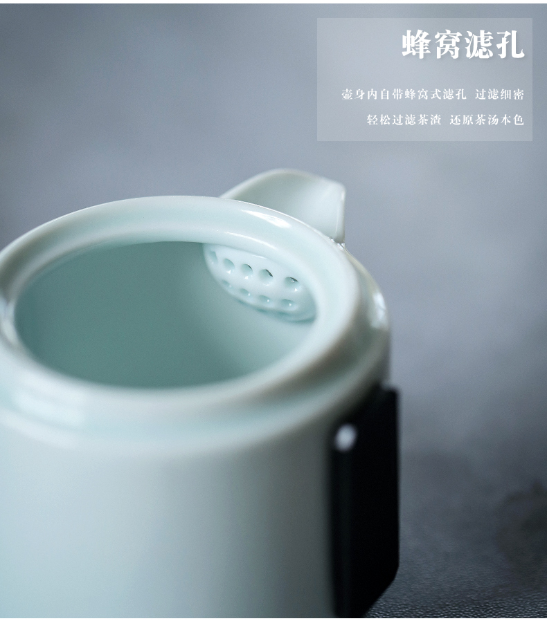 Porcelain easy travel heng tong kung fu tea sets, small household is suing portable bag type crack a pot of two cups of tourism