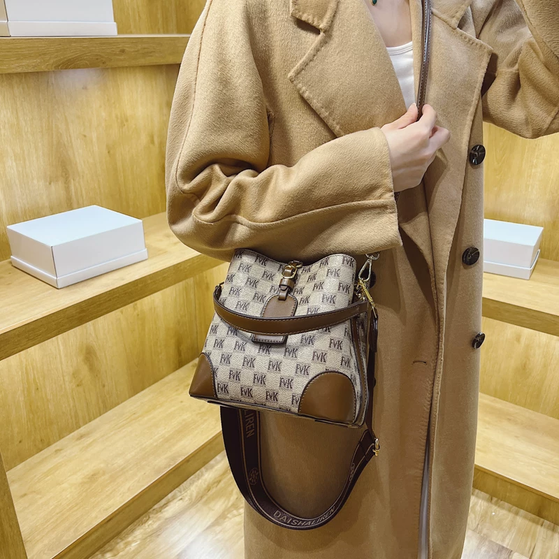 Сумка через плечо, сумка на одно плечо, вместительная маленькая сумка, коллекция 2022, западный стиль