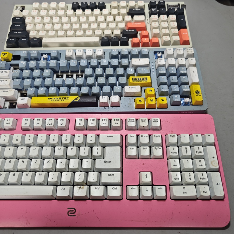 High-End Mechanical Keyboard with Wireless Silent Bluetooth Dual-Mode 2.4g DIY Custom-Made with Domestic Cherry Switches and Electrostatic Capacitors