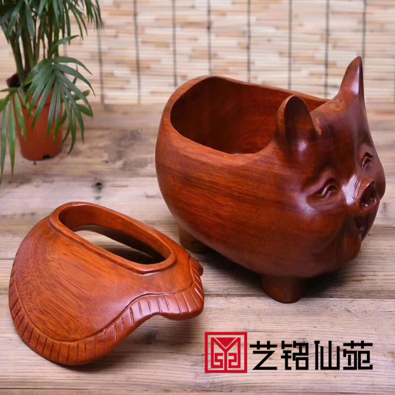 Smiling pig tissue box iron pear wood rich auspicious pig piggy bank Cute and funny new smiley mahogany piggy