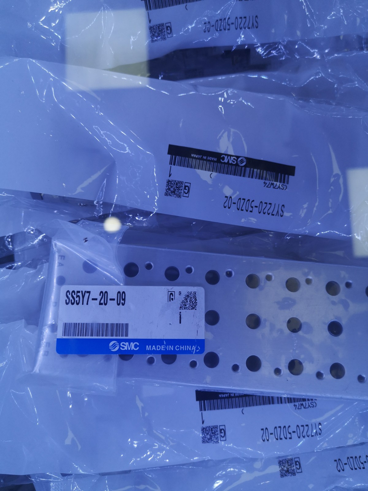 Japan SMC original fitted solenoid valve board raft board SS5Y5-20-02 03 04 05 2 bits -20