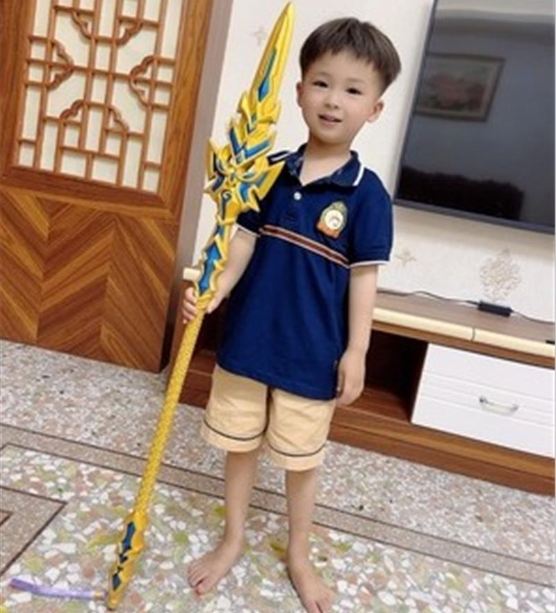 The Toy Model Child Props Weapon of the Toy Model Children's Props of the Dou Roo Continent Don Three Blue Silver Bully Gun 1-meter Oversize