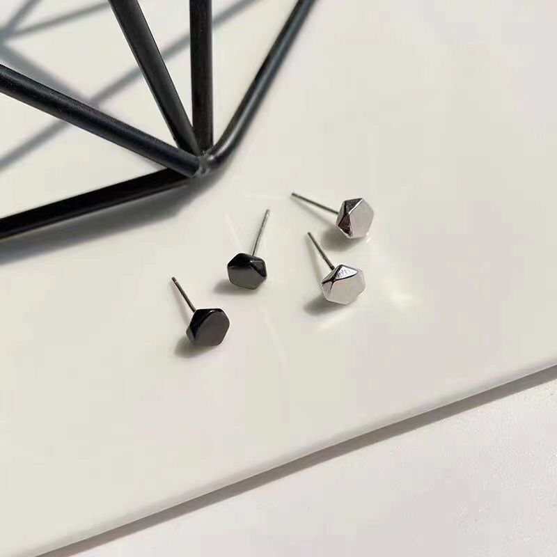 Versatile Earrings, Small Geometric Ear Cuffs, Simple Black High-End Earrings, New Minimalist Sleep-Friendly Unisex Ear Accessories