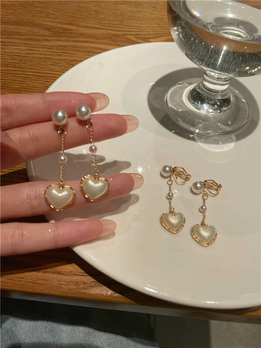 Серьги из жемчуга, небольшие дизайнерские клипсы, коллекция 2023, без проколов ушей