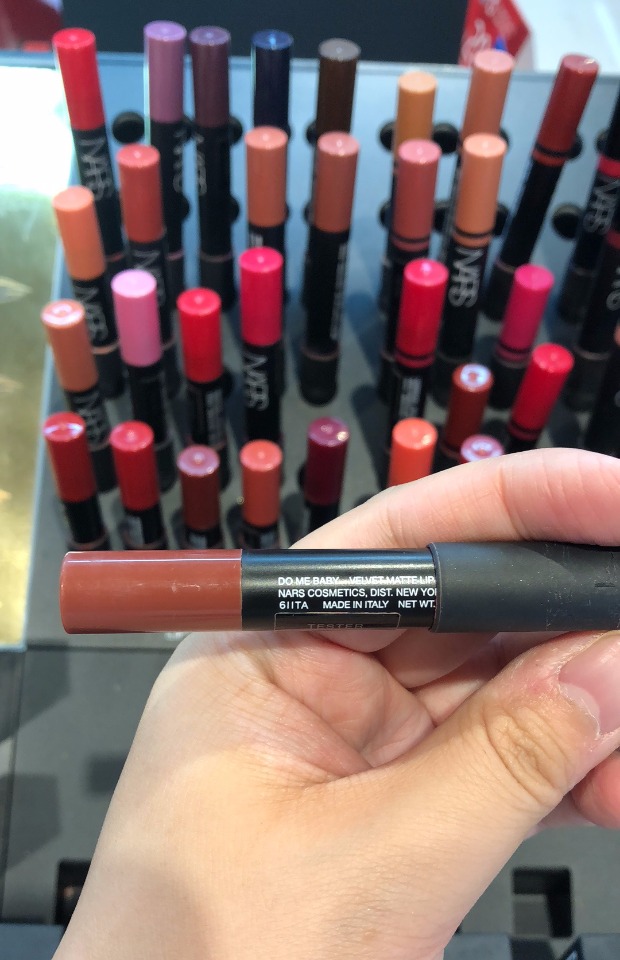 NARS nhung mist lip Pencil Do me baby spot shot shot hoa hồng khô - Bút chì môi / môi lót son bút chì bbia	