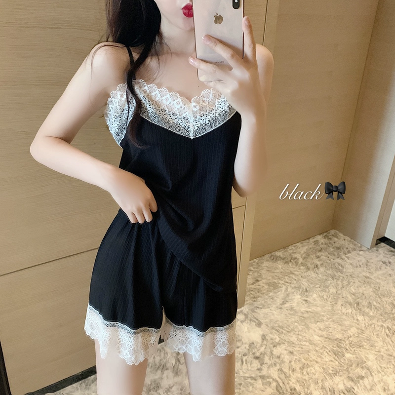 Bộ đồ phục vụ tại nhà cho phụ nữ 2020 mùa hè mới Hàn Quốc sexy dây khâu ren + quần short pyjama hai mảnh - Cha mẹ và con