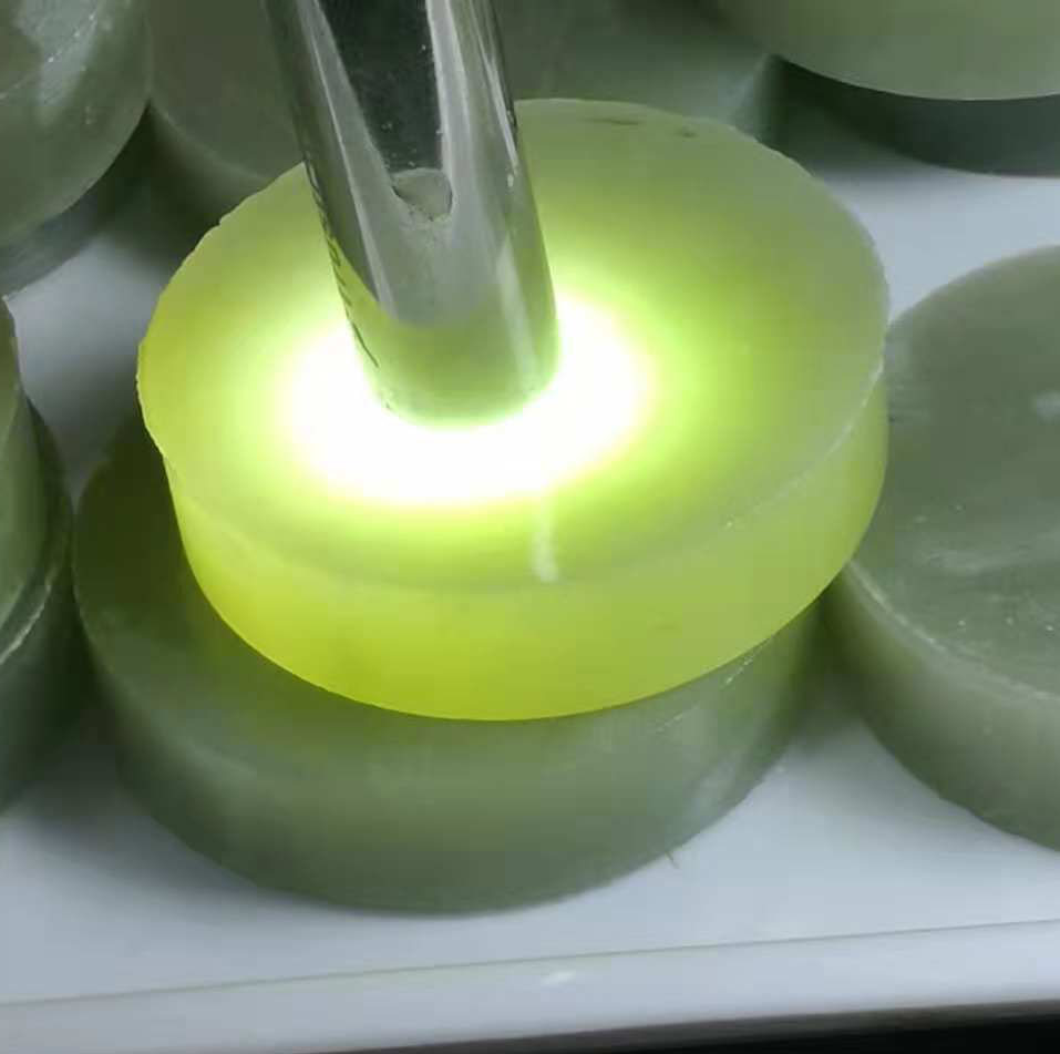 And Tanyu oil green material bracelet sub-core green white material pendant brand material original stone Ming material side angle material natural fidelity