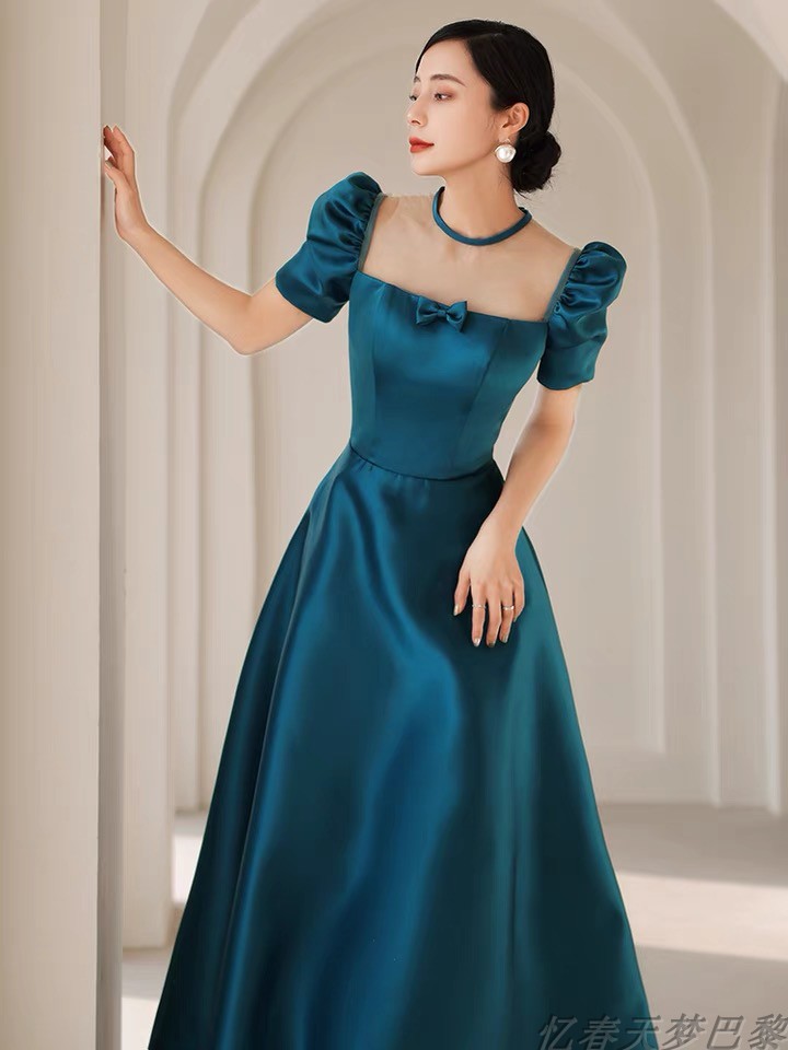 Long evening dress, Korean style, open shoulders Long evening dress, Korean style, open shoulders