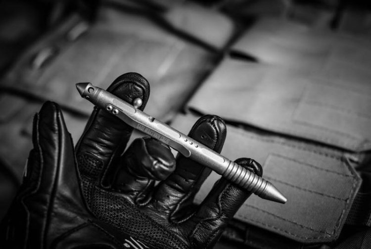 German ADVGEAR TC4 titanium alloy tactical pen flying shuttle pen window breaker pen multi-function tool