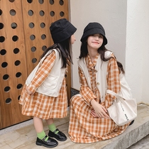 Omi childrens clothing special parent-child clothing fried street spring and autumn mother and daughter two-piece girl childrens plaid dress tide