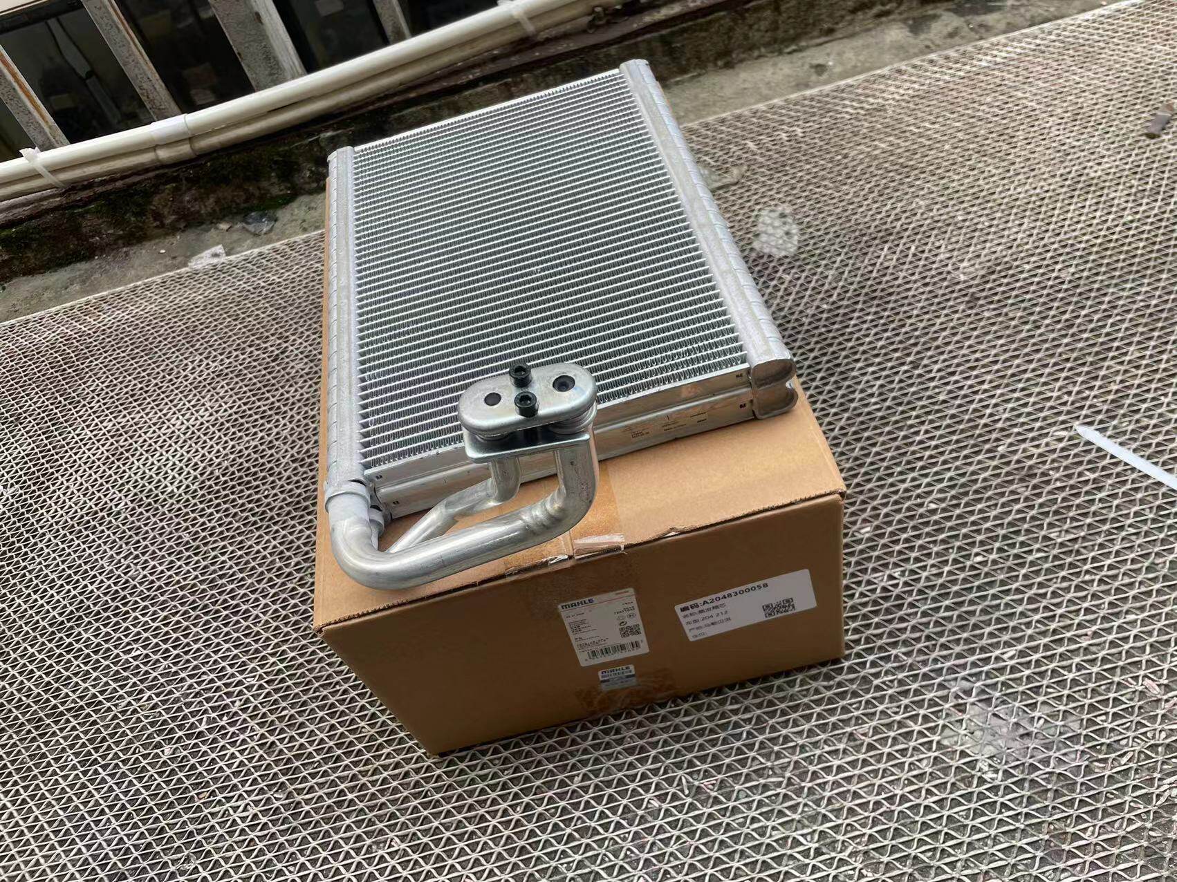 товар из китая 适用奔驰w204w212e200e260c180c200c260glk空调蒸发器芯暖风水箱 MAHLE