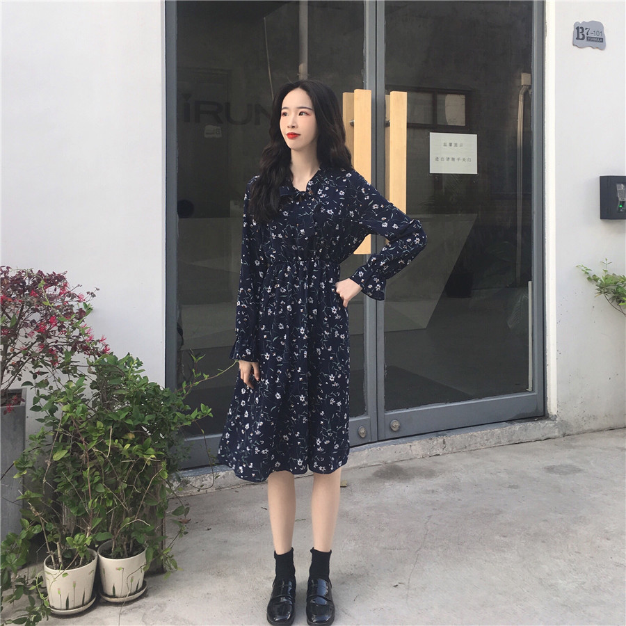 Mùa xuân Hàn Quốc phiên bản cổ nhỏ họa tiết hoa với áo voan dài tay buông xõa hoang dã trong váy dài nữ những mẫu váy len dáng dài đẹp