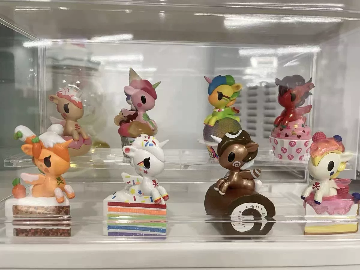 Коллекционная фигурка Tokidoki Delicious Unicorno в слепой коробке, десертная мини 6×6×3.5 см