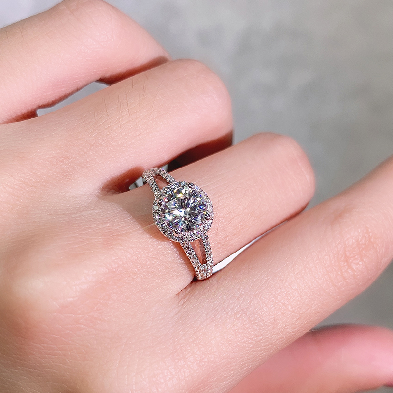 18-karat white gold set with a Moissan stone diamond ring for women's one-carat circumferential diamond round double row band wedding engagement ring