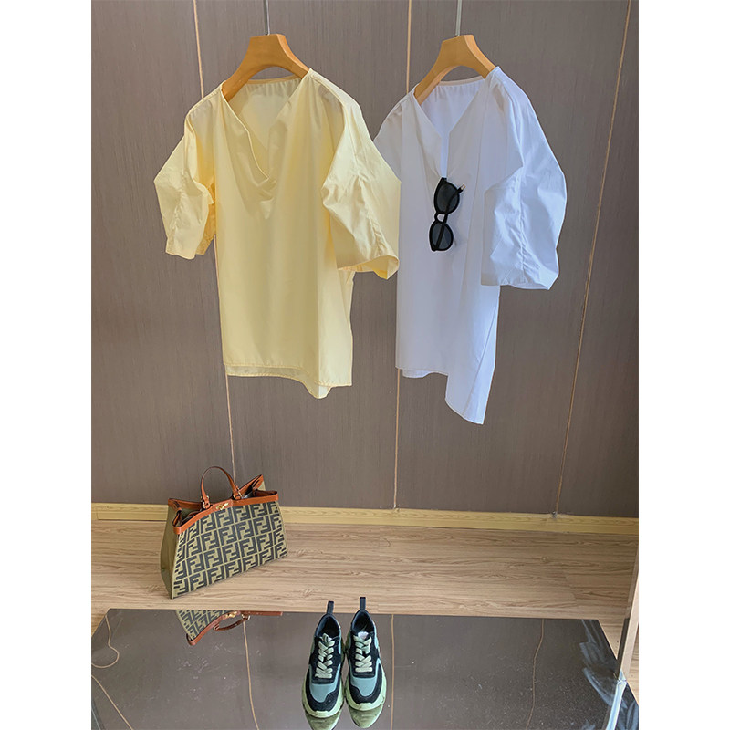 A sense of niche design ~ split small V-neck unique flower bud sleeves French gentle temperament loose short-sleeved shirt women's summer