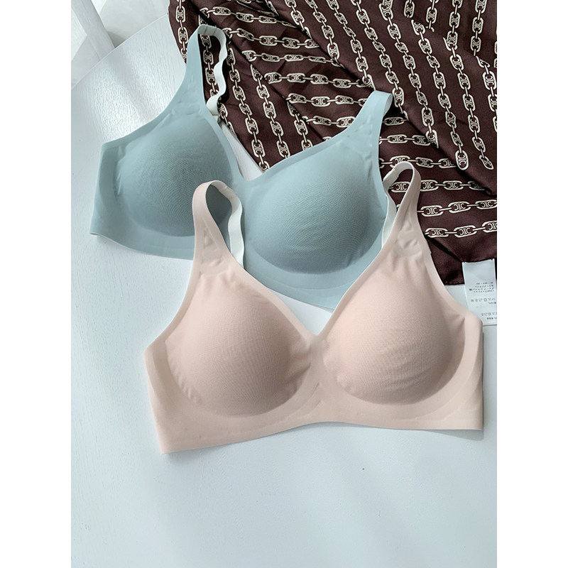 Old guest propulsion ~ Four Seasons Antibacterial Bra ~ Comfort like air sensation No steel ring No marks Design bra Underwear