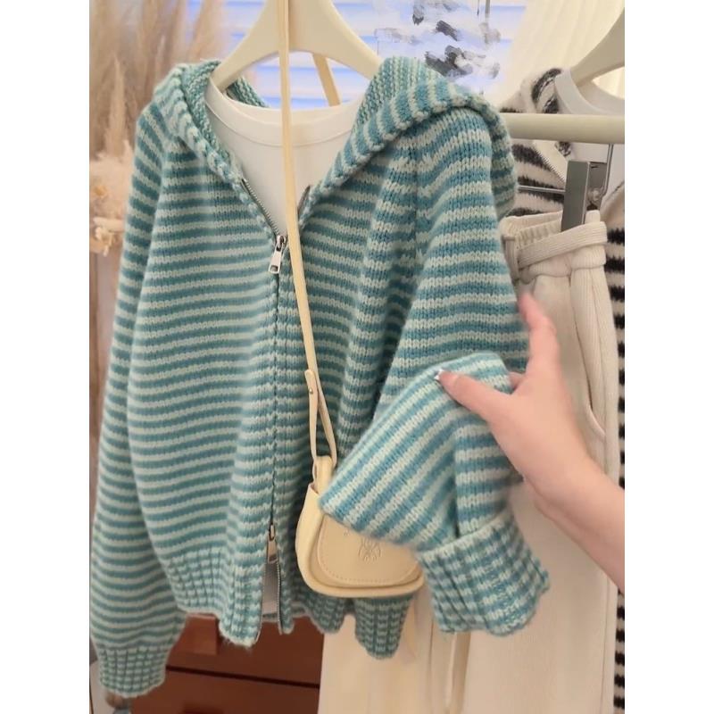 Japanese-Style Hooded Striped Knit Cardigan for Women, New Autumn and Winter Loose and Casual Sweater Coat, Very Stylish Top Japanese-Style Hooded Striped Knit Cardigan for Women, New Autumn and Winter Loose and Casual Sweater Coat, Very Stylish Top