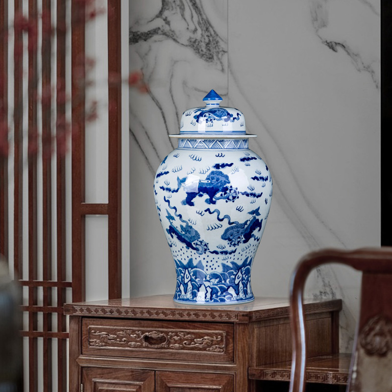 Lion roll silk to the general pot of jingdezhen blue and white porcelain ceramic furnishing articles household act the role ofing is tasted hand - made storage jar