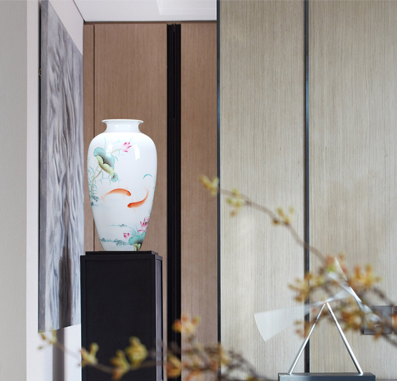 Jingdezhen vase and exquisite porcelain hand - made flowers and birds in successive years more vases, furnishing articles