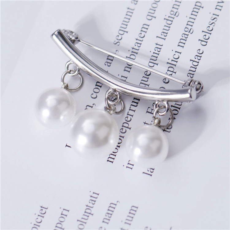 Thời trang Hàn Quốc ngọc trai chống ánh sáng trâm từ cong pin ngọc trai nhỏ mặt dây chuyền áo len cardigan khăn choàng khóa phụ kiện cài áo vest nữ