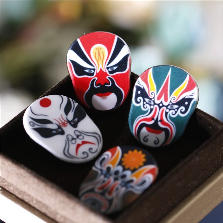 Nổi bật Mặt nạ Opera Bắc Kinh Trâm Quốc Phong Phong cách Sáng Màu Hoa Mặt Pin Tứ Xuyên Mặt Mặt Opera Pin - Trâm cài trâm cài áo pnj