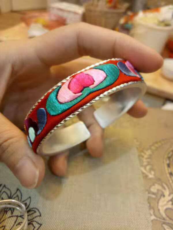 Pai's Exclusive Design Sterling Silver Bracelet with Broken Thread Embroidery 35g