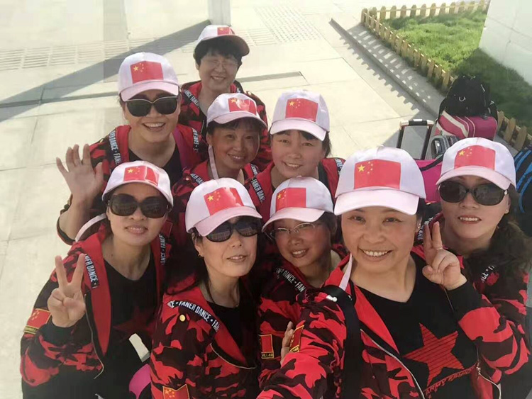 Trang phục khiêu vũ vũ điệu vuông phù hợp với phụ nữ 2019 phù hợp với ngụy trang mới ba mảnh mùa xuân và mùa thu khiêu vũ áo biểu diễn - Khiêu vũ / Thể dục nhịp điệu / Thể dục dụng cụ giày múa trắng