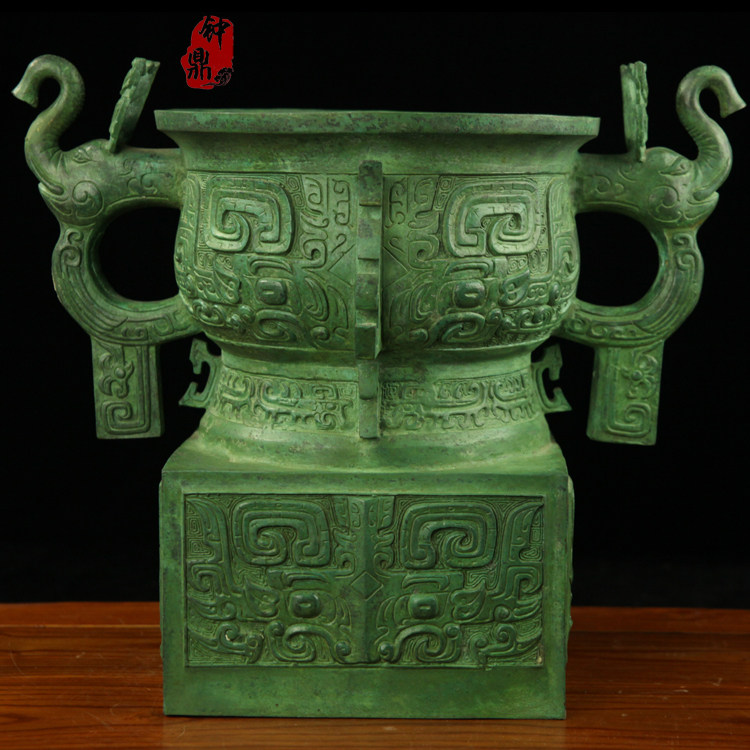 Zhong Tripod Bronzer) Imitation Ancient Craft Gift Hem) Bronze Wine Instrumental collection) Chen set up swing piece) Beast Face Tattooer