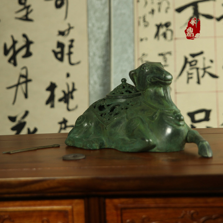 Zhong Ding bronze ware) home decoration) craft gifts) copper fuming furnace) can be practical) home decoration) sheep fuming