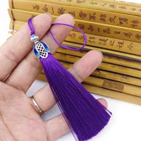 Кисточка сине-фиолетового перегородчатого цвета