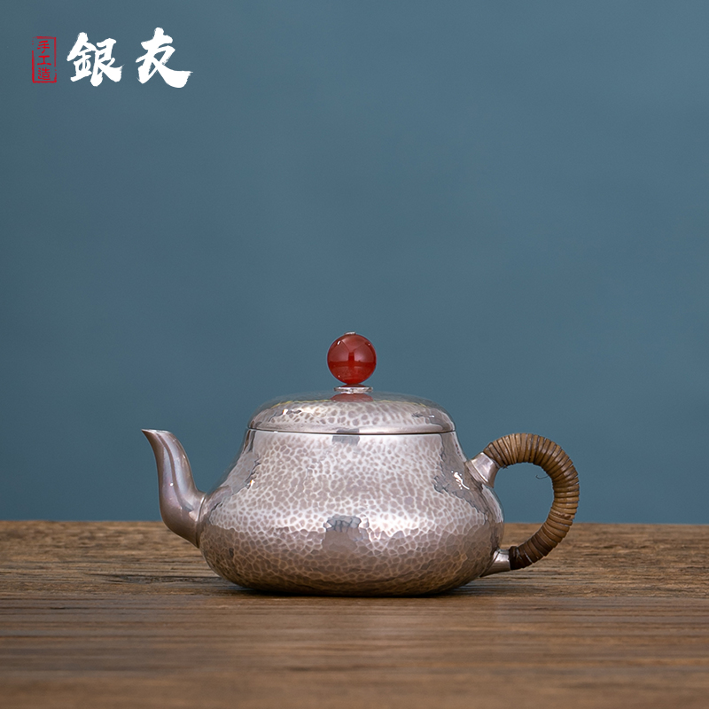 8 silver friends Bian flat off silver teapot 999 pure silver bubble teapot home small teapot single pot pure handmade tea road kettle
