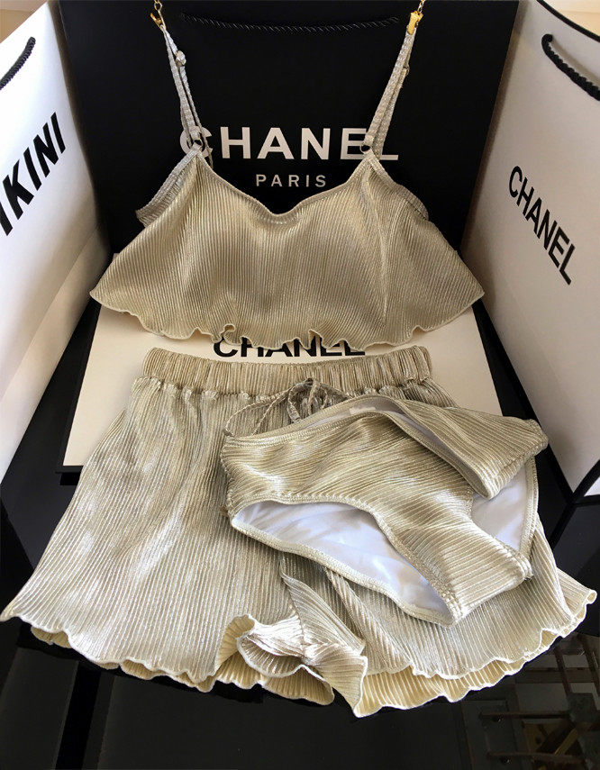 Idol Xindian Seaside resort fashion suit Silver Sequined Ruffle Bikini three-piece swimsuit for women