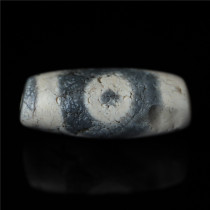 100% genuine old fire offering Cinnabar Lotus two-eyed Sky beads Thousands of years to pure Tibetan sky beads