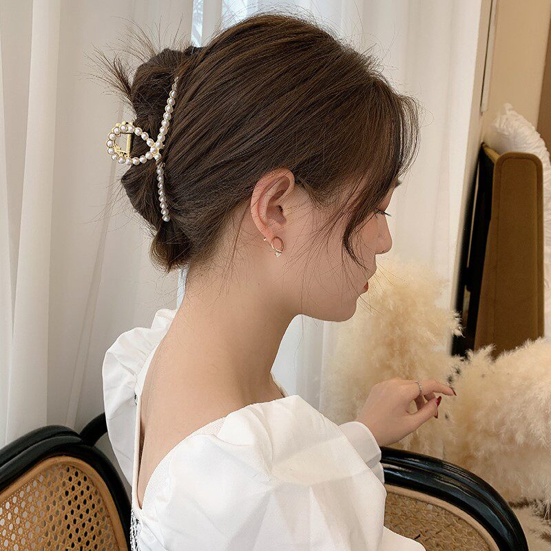 In 2021, the new grab clip female brain high - end temperament large - frame hair grab clamp less